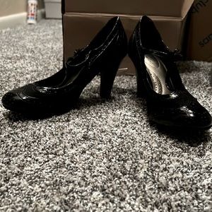 Dexflex Comfort black Faux leather and suede Mary Jane style heels